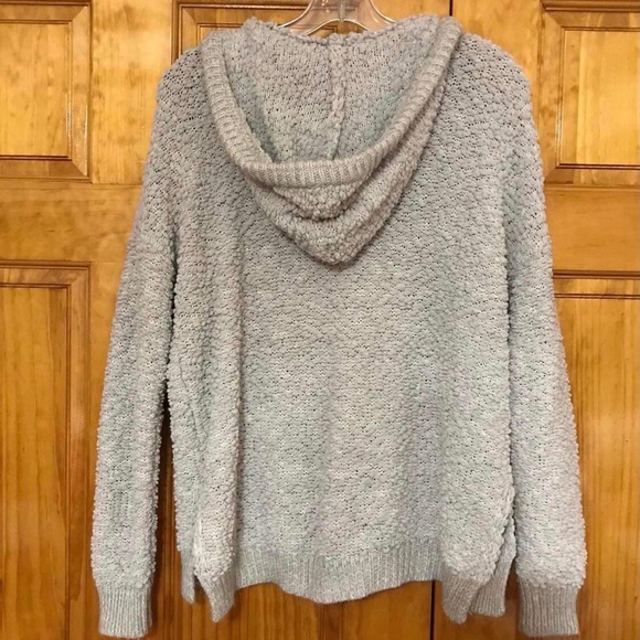 Staccato Light Gray Hooded Hoodie Sweater Top Blouse 
Size Small 4 - 6
Oversized - Picture 8 of 10